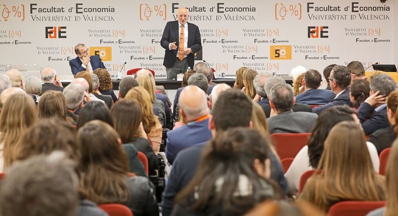 Juan Roig en la Universitat de València