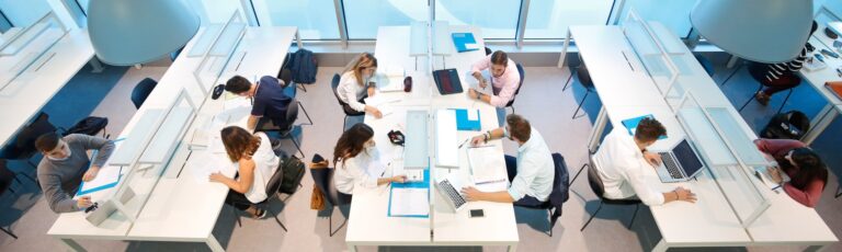 El largo camino hacia un buen Trabajo Fin de Grado, diseño de un itinerario formativo