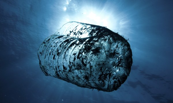 Plásticos en el mar