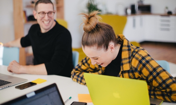 trabajadores felices
